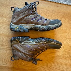 Merrell hiking boots size 9